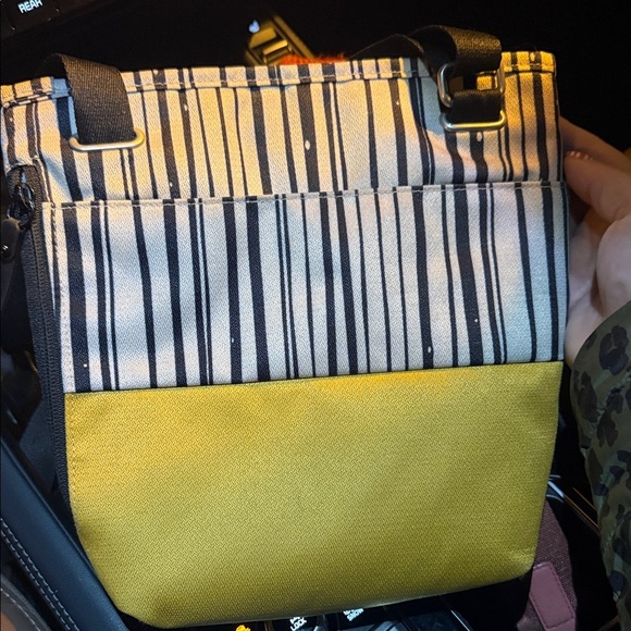 Sherpani Black and Yellow Striped Tote handbag crossbody new purse bag durable - Picture 5 of 10